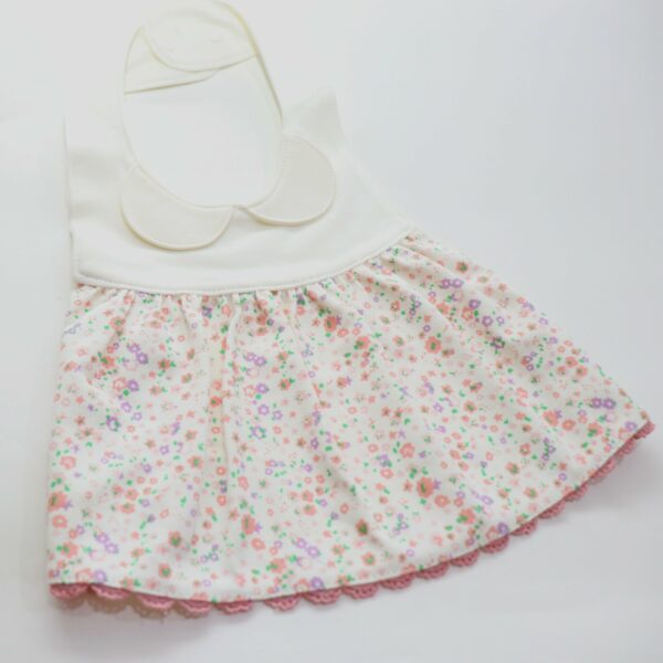 Bib in the shape of a little dress – Olivia