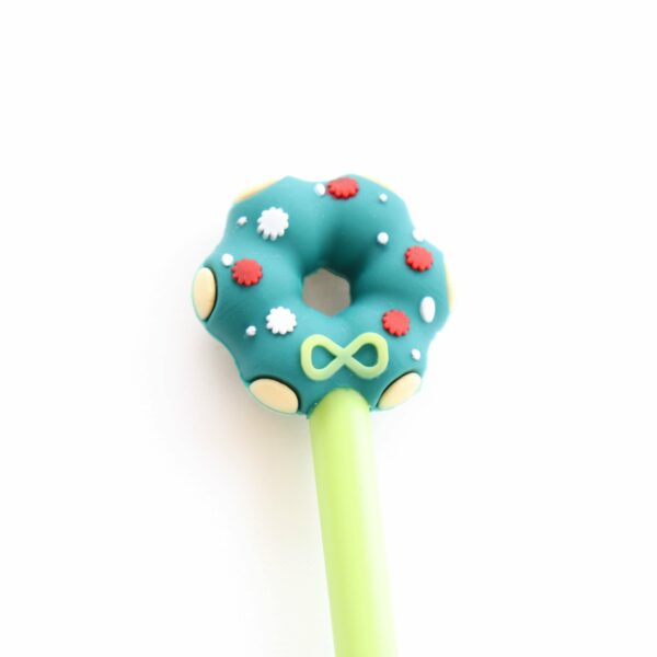 Christmas themed fancy pen – Christmas wreath