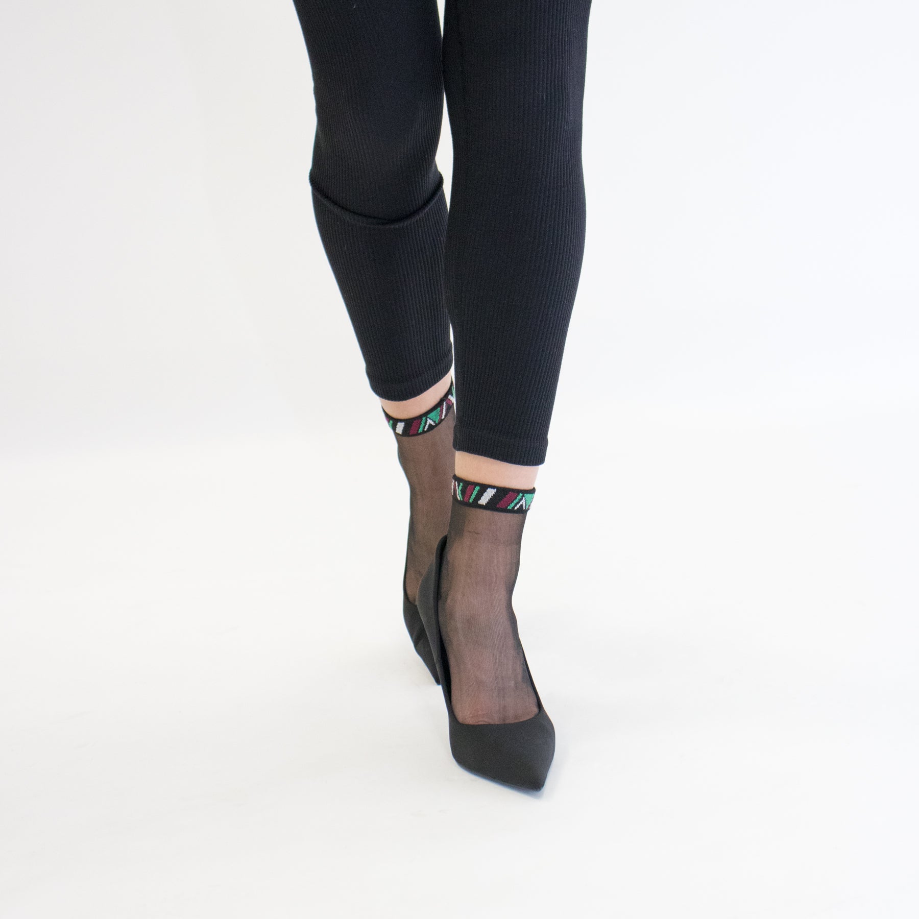 be-a-apache-noir-chaussettes-femme-voile-6-1080x1080px