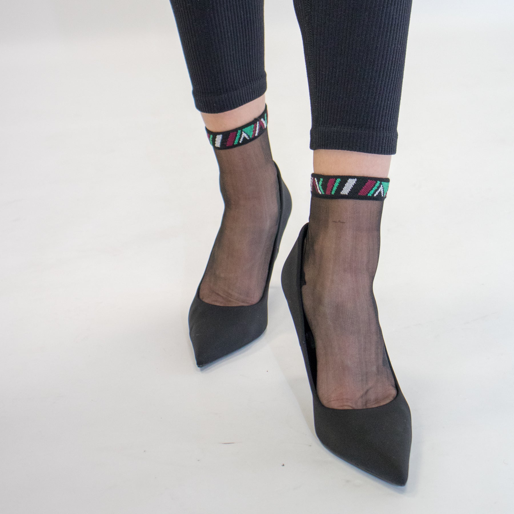 be-a-apache-noir-chaussettes-femme-voile-7-1080x1080px