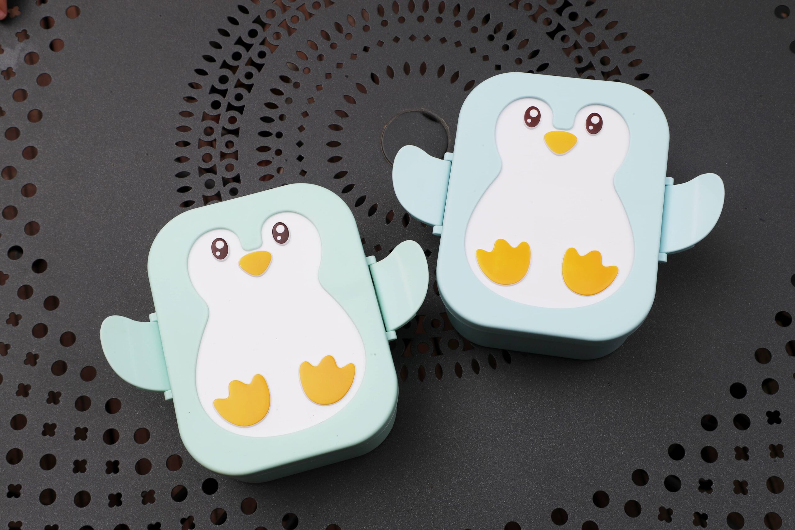 boite-a-gouter-pingouin-vert-bleu-enfants-lifestyle_2e4a47f3-7ad7-409f-b1f7-53d4f891585a