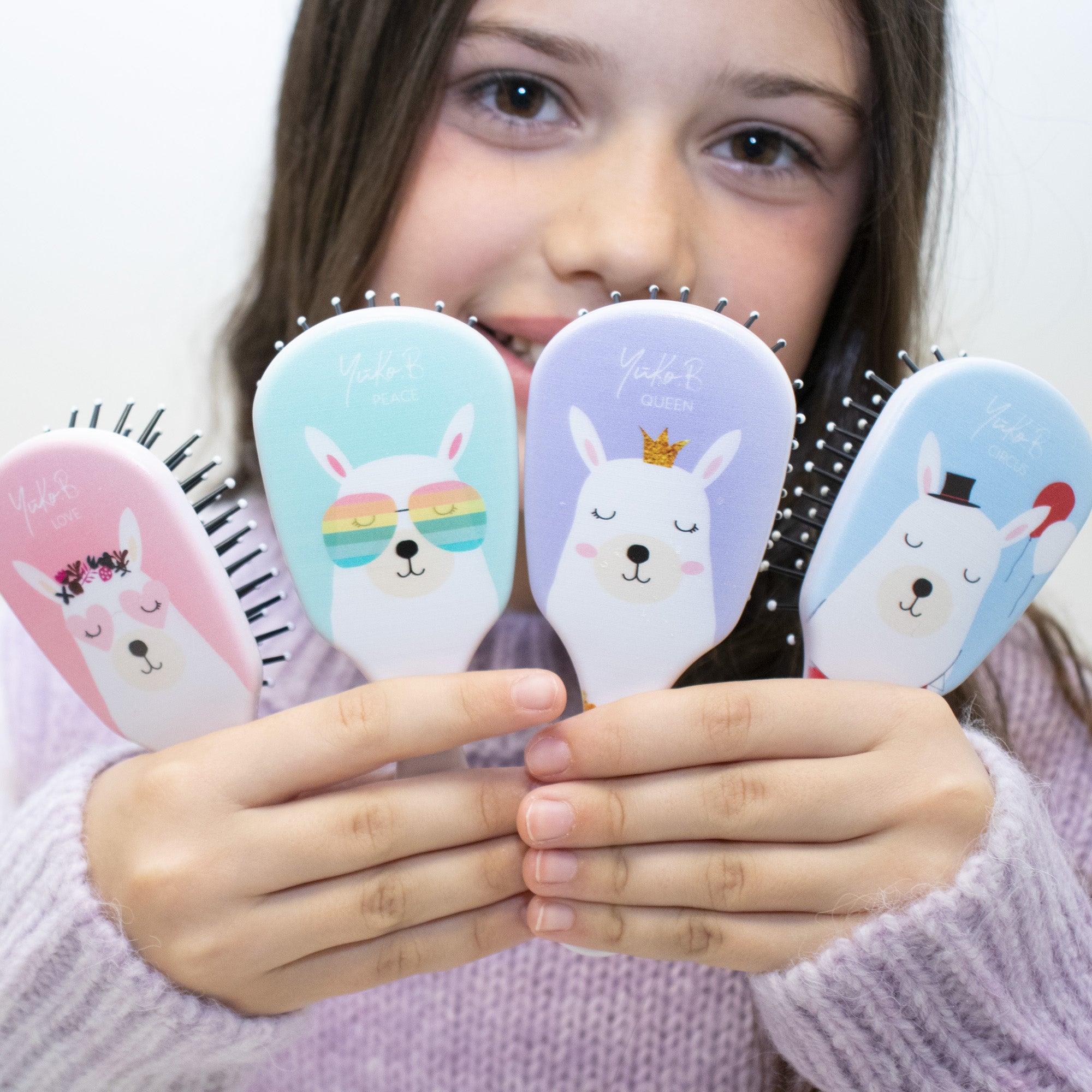 brosse-cheveux-lamas-0868-2000x2000px_4fcd1971-5978-47d9-a7d6-e3878898a2e3