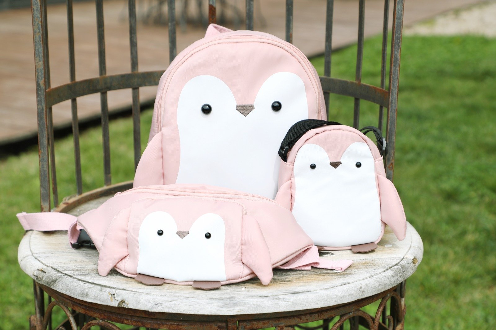 sac-bandouliere-miyu-rose-enfants-lifestyle_955d1bae-aeae-42b6-b17c-723f2b6c2e15